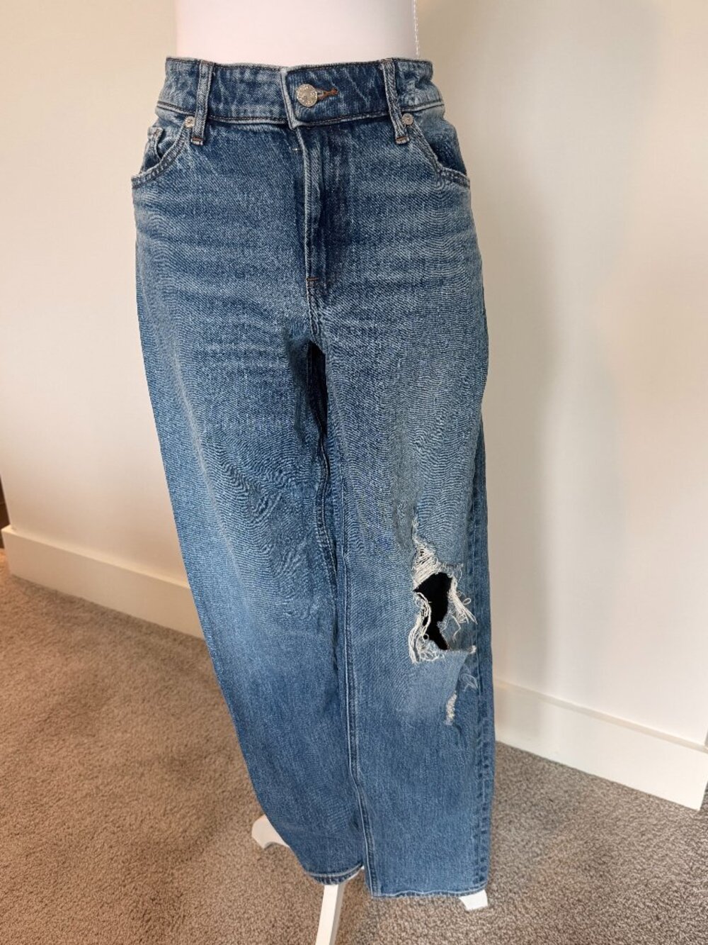Express Relaxed Tapered Jeans Mid Rise Distressed Size 6R
